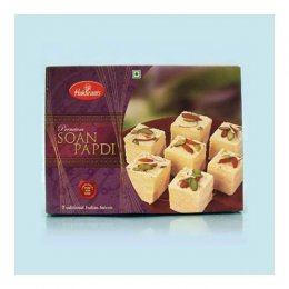 Haldiram's Soan Papdi 1 Kg with Rakhi