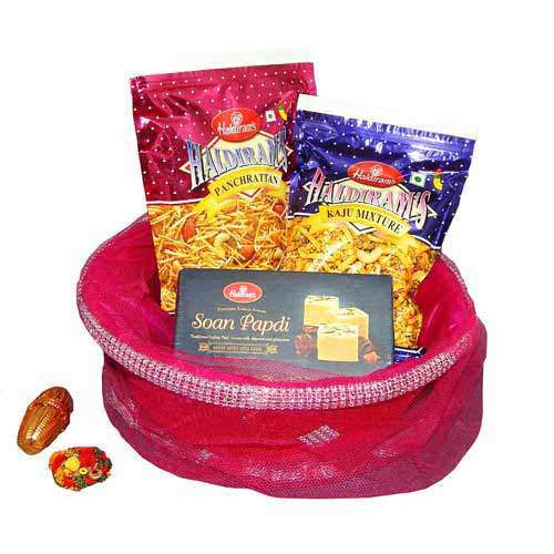 Haldiram's Hamper With Basket