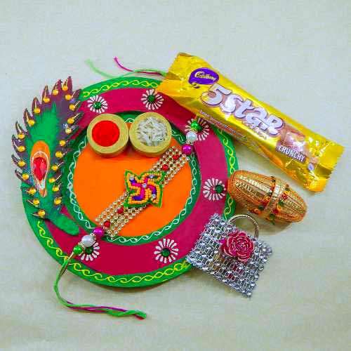 Exclusive Feather Wooden Thali