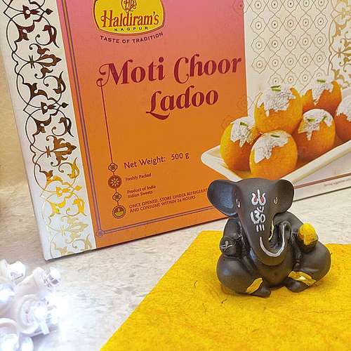 Delicious motichoor laddo with Black - Australia Direct Delivery
