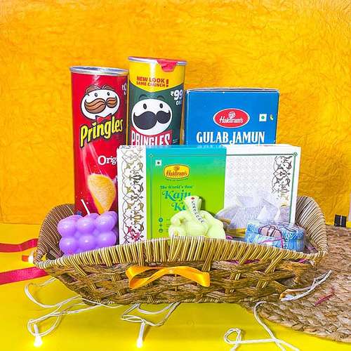 Aram Ganesha Idol, Two Pringles & Sweets - USA Delivery Direct