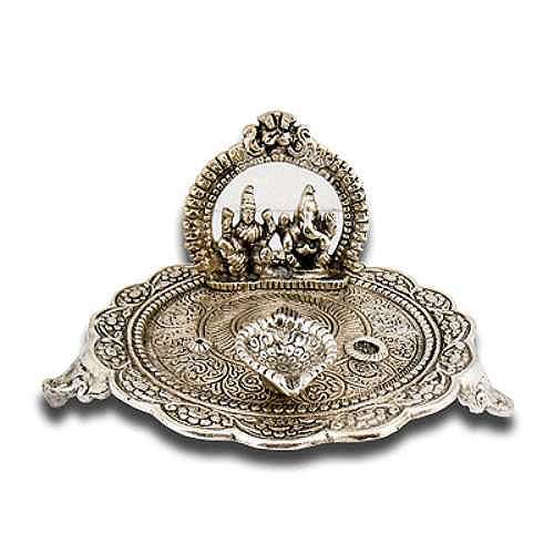 Ganesh Laxmi On A Round Shape Thali  - 23